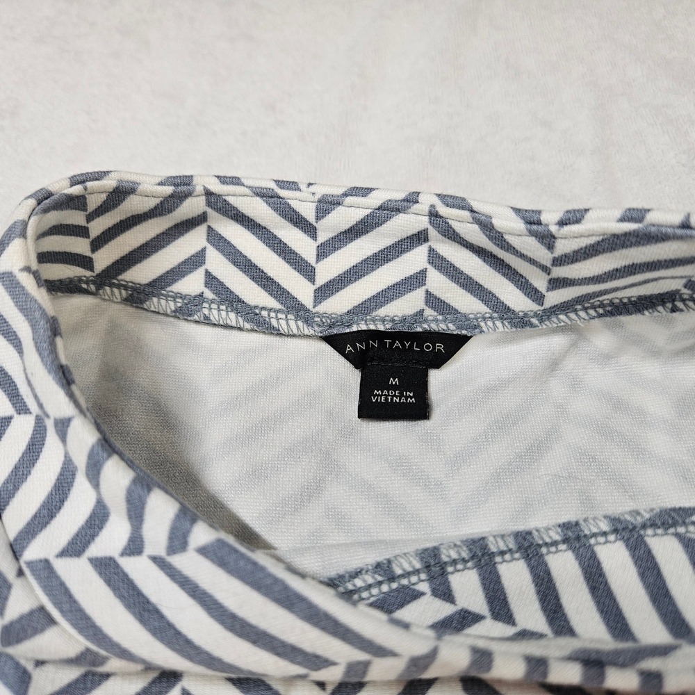 Ann Taylor Womens Blue White Chevron Mock Neck Button Shoulder Top Size Medium - Picture 3 of 7